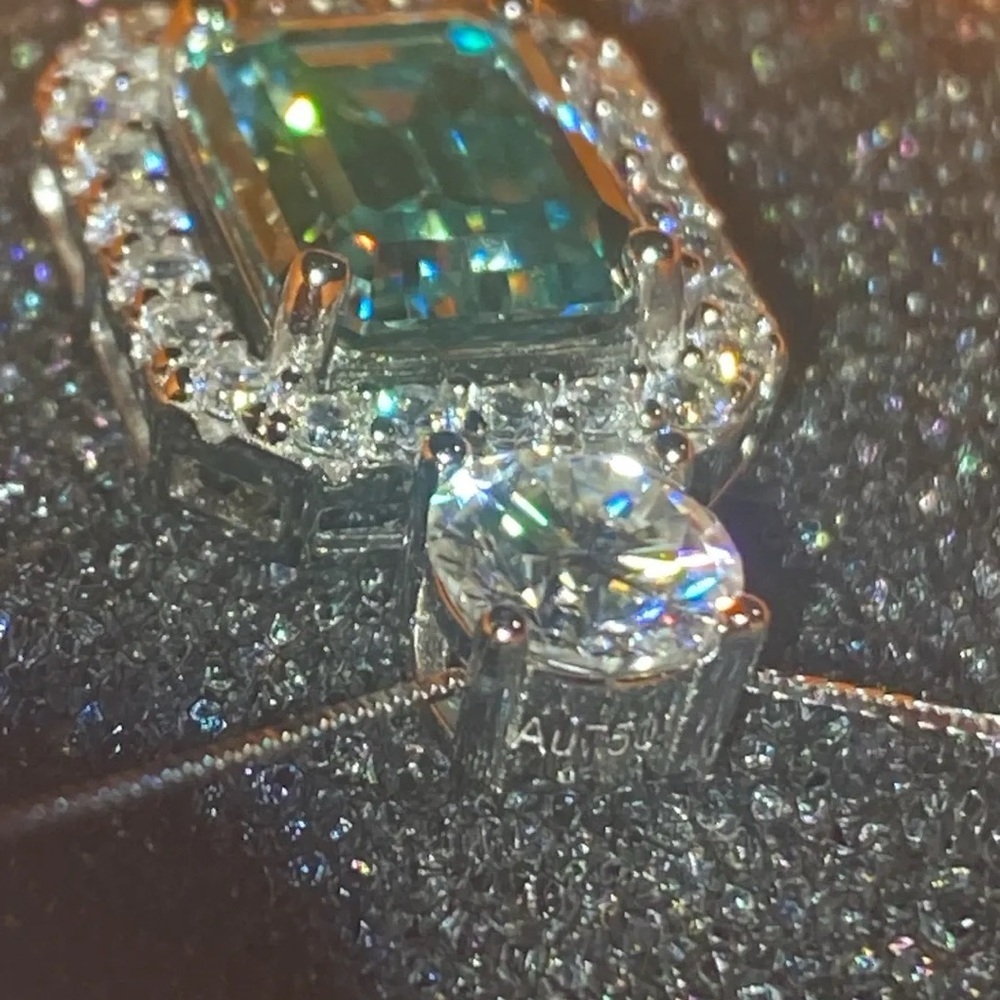 AU750 Art Deco Style emerald-cut aquamarine gemstone
